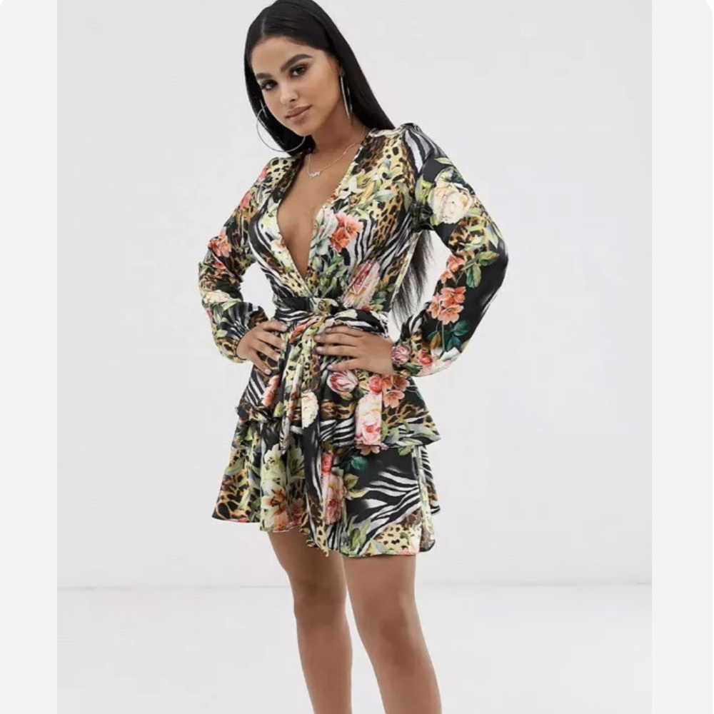 John Zack Petite Plunge Front Skater Dress  in Tropical Print EUR 36 US 4 Ruffle